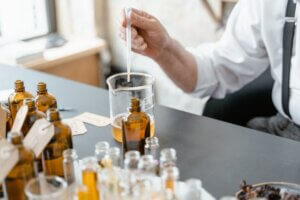 كيف تختارين اجمل زيت عطري يناسب ذوقك؟ 2 كيف تختارين اجمل زيت عطري